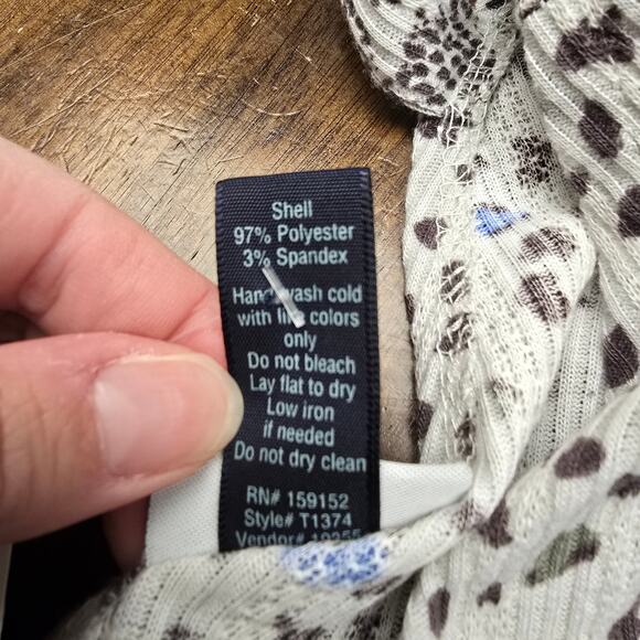 NWT NEW Daytrip by Buckle Mixed Print V-Neck Knit Long Sleeve Top | Size Small - Picture 11 of 11